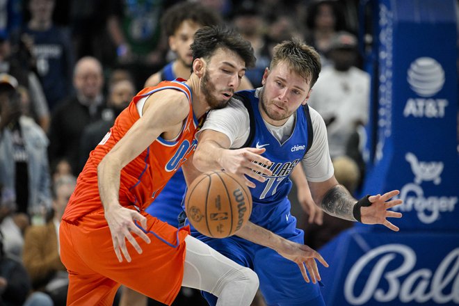 Luka Dončić za decembrske odlične igre ni bil nagrajena z nazivom igralca meseca, Oklahomin tekmec Chet Holmgren pa je bil še drugič zapored izbran za novinca meseca. FOTO: Jerome Miron/Usa Today Sports Via Reuters Con