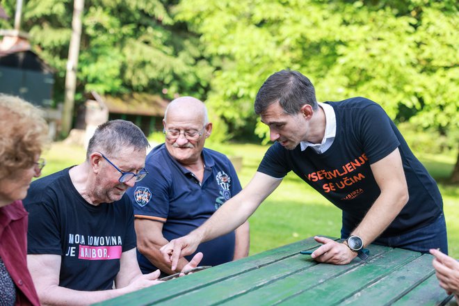 S projektom Mobilni heroji so presegli prvotne načrte za skorajda 20 odstotkov. Foto Mobilni heroji