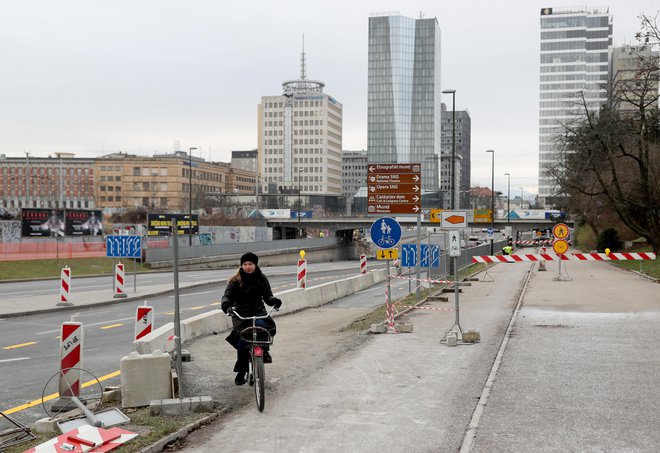 Dunajsko cesto so delno odprli za promet. FOTO: Blaž Samec/Delo