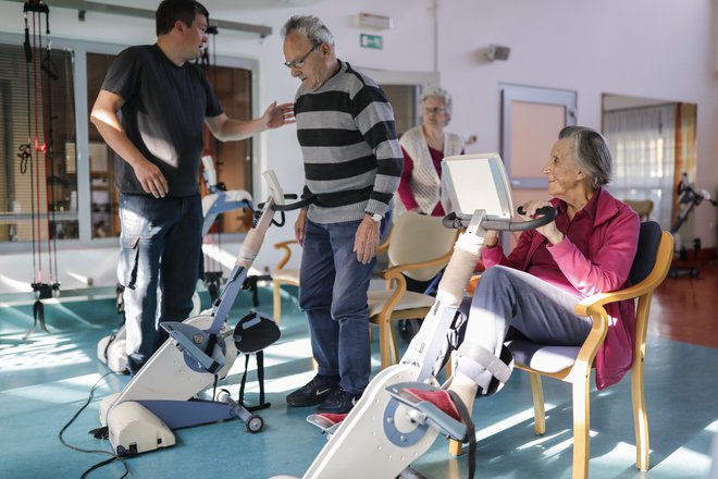 Obstajajo dokazi, da telesna dejavnost lahko pomaga zmanjšati tveganje za demenco. Foto Uroš Hočevar
