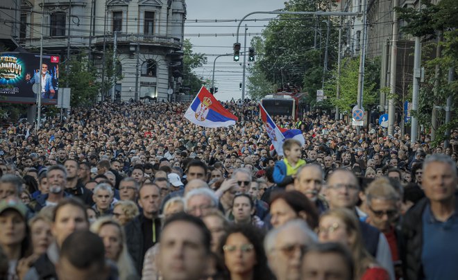 Zaradi gore dokazov in pričevanj o volilnih goljufijah so po 17. decembru v Beogradu doživeli niz protestov, na katerih je opozicija zahtevala ponovitev volitev. FOTO: Jože Suhadolnik/Delo