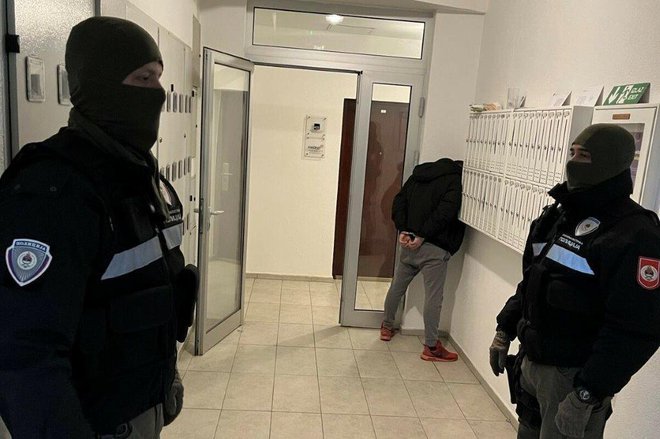 Večino Kontičevih pajdašev so aretirali v enem od banjaluških stanovanj. FOTO: Tožilstvo BiH