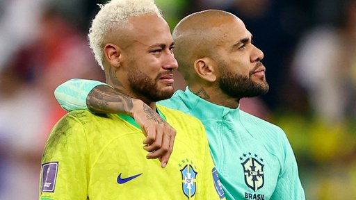 Neymar (levo) in Dani Alves sta prijatelja v dobrem in slabem. FOTO: Matthew Childs/Reuters