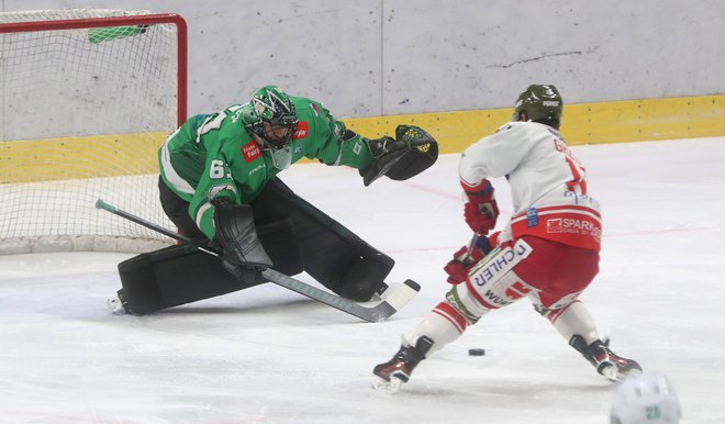 Olimpijin vratar Lukaš Horak je zaklenil svoja vrata. FOTO: Blaž Samec/Delo