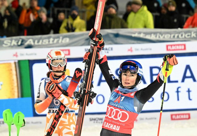 Junakinja Zlate lisice Petra Vlhova je bila tokrat druga, zmage se je veselila Mikaela Shiffrin. FOTO: Barbara Gindl/AFP