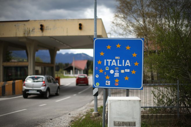 Italija je začasni nadzor na meji s Slovenijo uvedla 21. oktobra. FOTO: Jure Eržen/Delo