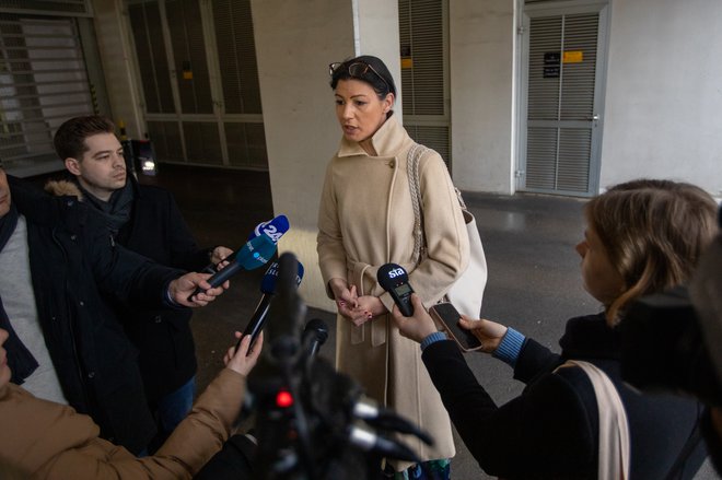 Poziv poslanske skupine k odstopu pravosodne ministrice za zdaj ni omajal. Slabe izkušnje z neodstopom svojega ministra SD že ima. FOTO: Voranc Vogel/Delo