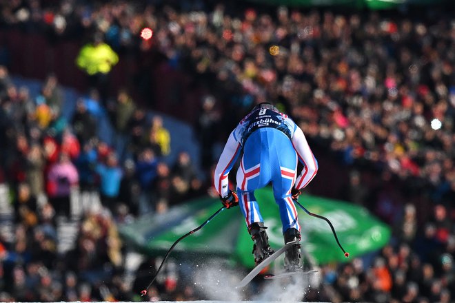 Cyprien Sarrazin na zadnjem skoku na Streifu pred morjem gledalcev. FOTO: Foto Joe Klamar/AFP