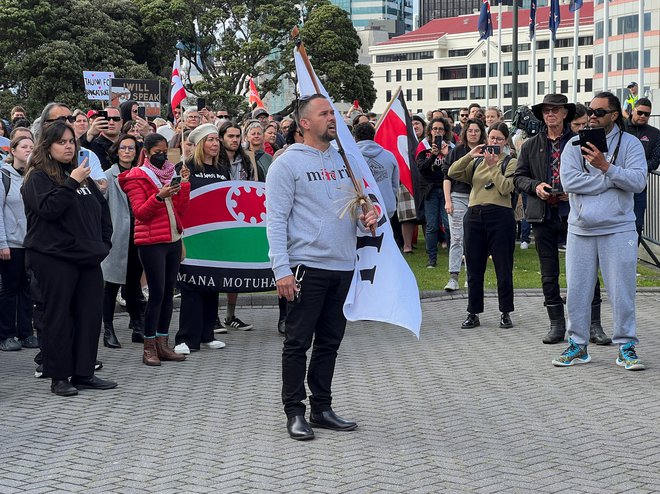 Tudi v Wellingtonu so prebivalci Nove Zelandije protestirali proti napovedanim ukrepom, ki so naperjeni proti staroselcem. FOTO; Reuters