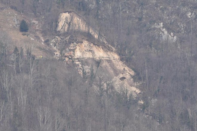 Cesti v Polog in Čadrg sta zaprti. FOTO: Darjo Bozja 