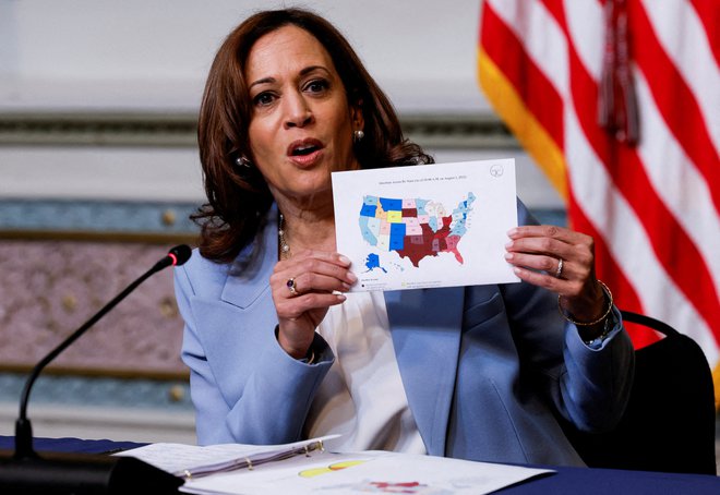 Ameriška podpredsednica Kamala Harris. FOTO: Evelyn Hockstein/Reuters