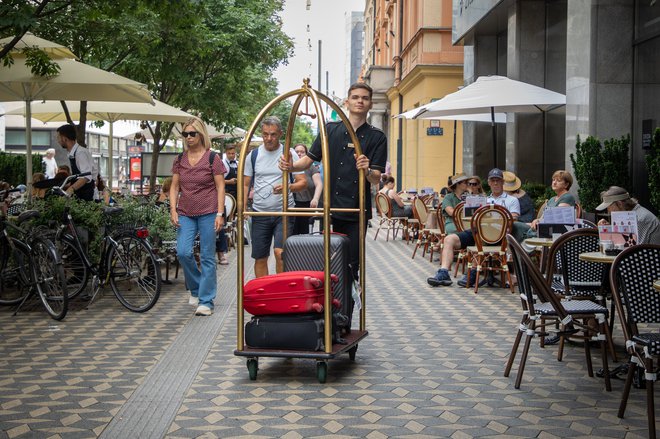 Lani so gostje v Sloveniji skupaj ustvarili rekordnih 16,1 milijona prenočitev. FOTO: Voranc Vogel/Delo