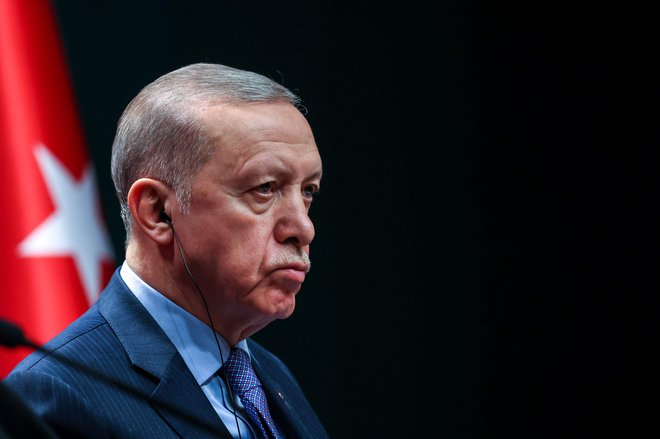 Recep Tayyip Erdogan je podpisal pristopni protokol Švedske k zvezi Nato. FOTO: Adem Altan/AFP