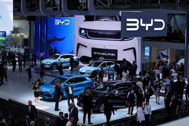 Kitajska znamka avtomobilov BYD želi v Evropi tudi proizvajati, ne samo prodajati. FOTO: Leonhard Simon/Reuters