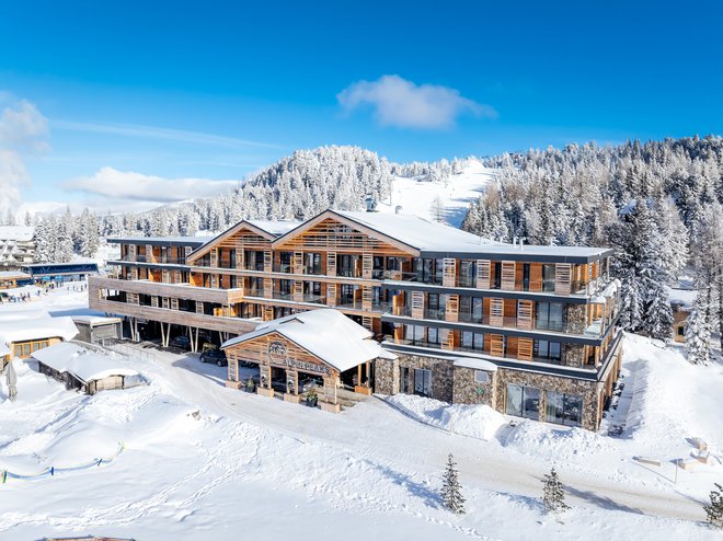 Sredi smučarskega kraja deluje hotel, v katerem je marsikaj slovenskega. FOTO: Michael Stabentheiner