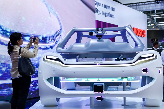 Bosch je prejšnji teden napovedal, da bi do konca leta 2026 v enoti za elektroniko in programsko opremo število zaposlenih lahko zmanjšati za 1200. Foto Leonhard Simon/Reuters