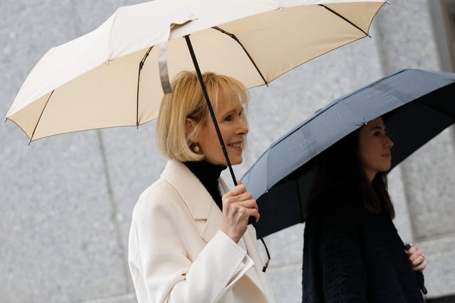 E.Jean Carroll nekdanjega predsednika obtožuje razžalitve zaradi zanikanja posilstva iz 90.let minulega stoletja. Foto Michael M. Santiago Getty Images Via Afp