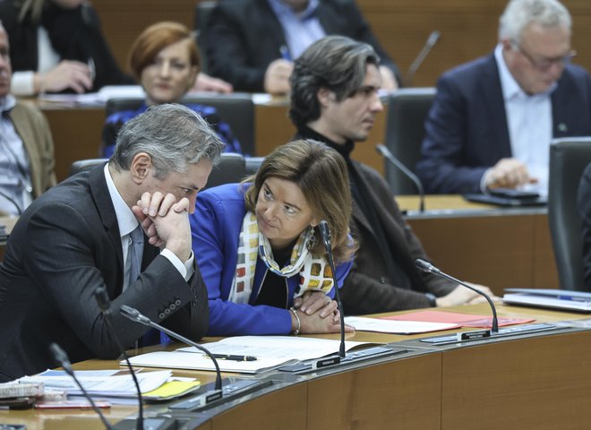 Robert Golob je dejal, da bo pred opredeljevanjem glede usode pravosodne ministrice počakal še na opredelitev njene stranke SD. FOTO: Jože Suhadolnik