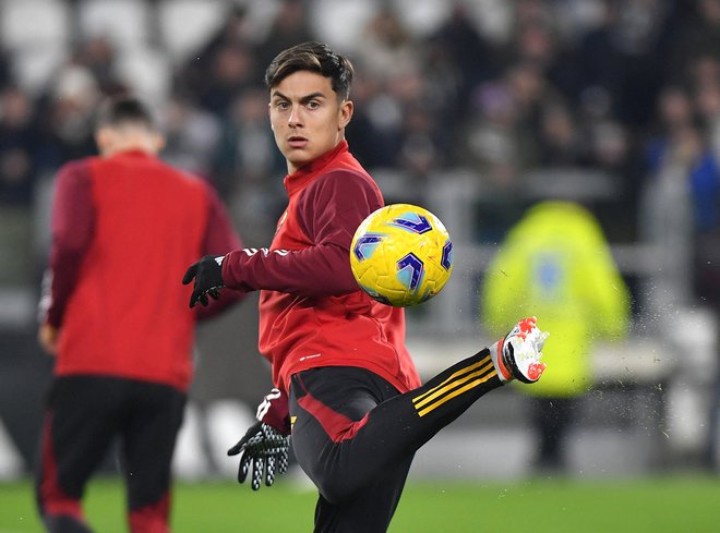 Paulo Dybala je zabil prvi gol za Romo v Salernu. FOTO: Massimo Pinca/Reuters