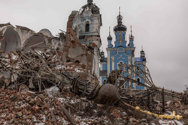 Del ruskega premoženja se bo po načrtih iz EU stekel v obnovo Ukrajino, kateri Putinova vojna vsak dan povzroča orjaško škodo. FOTO: Roman Pilipey/AFP