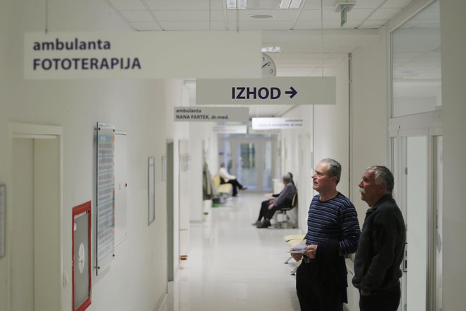 Komunikacija s pacienti ne šepa povsod. Marsikje je urejena dobro, kažejo izkušnje 13 zastopnikov pacientovih pravic po Sloveniji. FOTO: Leon Vidic