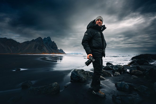 Ljubezen do fotografije in pustolovskih športov ga je spremenila v nagrajenega snemalca in filmskega režiserja.

FOTO: Sigurdhur Bjarni Sveinsson