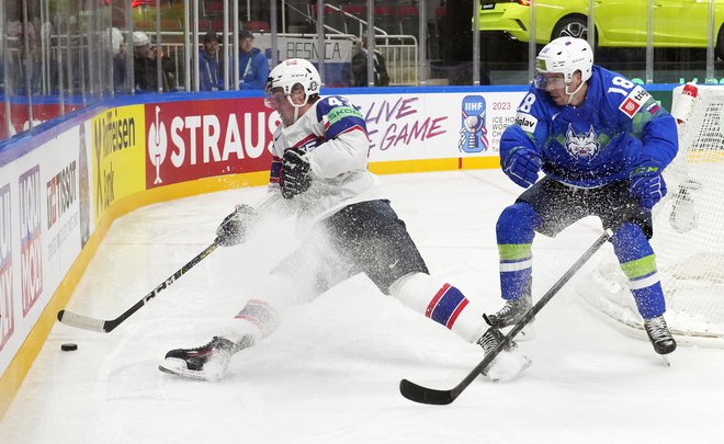 Učenec celjske hokejske šole Ken Ograjenšek je že vrsto let med risi, med katerimi bo tudi na prihajajočih dveh tekmah v Italiji. FOTO: Ints Kalnins/Reuters