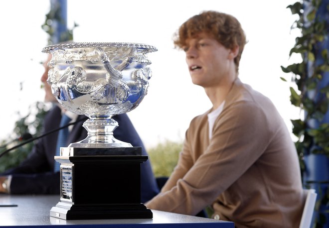 Zmagovalec letošnjega prvega velikega slama Jannik Sinner na lestvici ATP ni napredoval in je le četrti. FOTO: Remo Casilli/Reuters