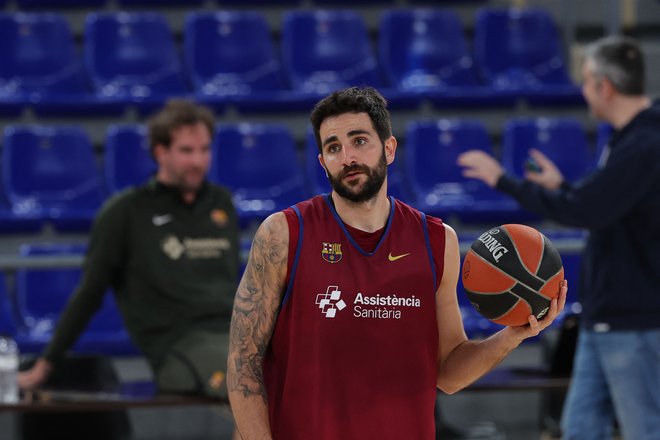 Ricky Rubio je konec prejšnjega meseca prvič stopil na parket po lanskem poletnem umiku od košarke, zaradi duševnih težav, in je napovedal vrnitev v tekmovalni ritem. FOTO: Lluis Gene/AFP