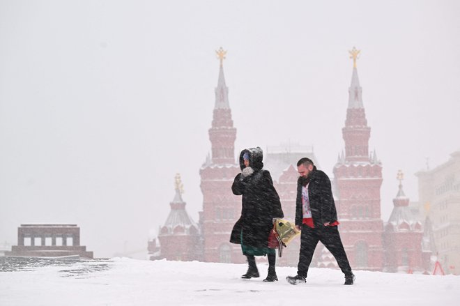 V Imperiju so prav posebni opisi ledeno mrzle Moskve.

FOTO: Natalia Kolesnikova/AFP