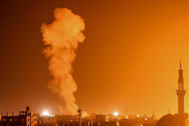 Nebo nad Gazo, 6. februar 2024. FOTO: Mahmud Hams/AFP