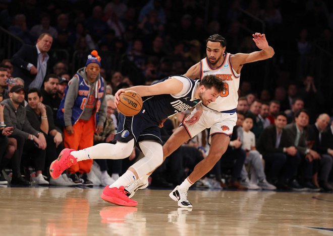 Luka Dončić je zelo resno vzel tudi »prehodno« tekmo v New Yorku. FOTO: Al Bello/AFP