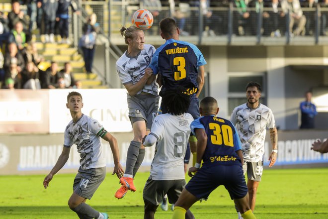 Ali Olimpija lahko Celju ogrozi naslovu slovenskega prvaka, to je najbolj vznemirljivo vprašanje na začetku drugega dela sezone 1. SNL? FOTO: Voranc Vogel/Delo