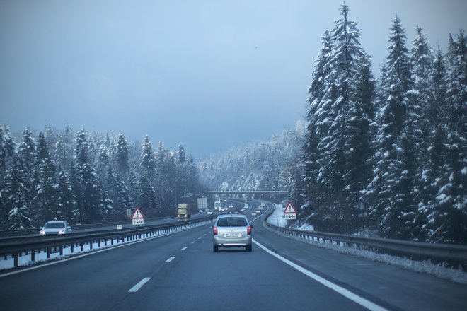 Pred šestdesetimi leti so prometni strokovnjaki v Sloveniji zasnovali avtocestni križ, ki naj bi rešil prometne zagate. FOTO: Jure Eržen