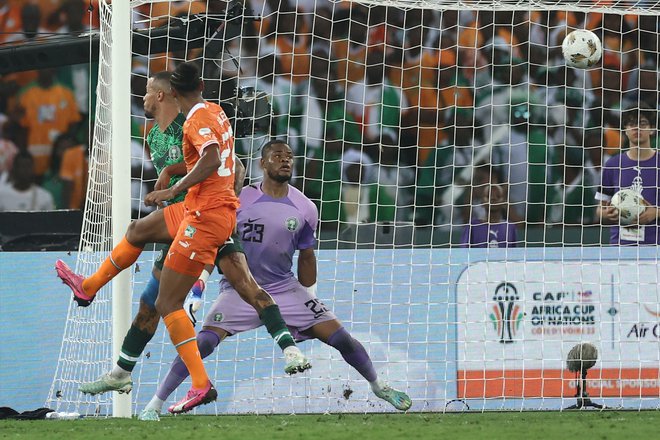 Sebastien Haller (v oranžni opremi) je prinesel Slonokoščeni obali naslov afriškega prvaka. FOTO: Franck Fife/AFP