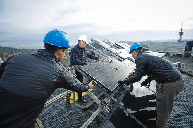 Namesto letne izravnave dobropisi in zmanjšanje računov za elektriko. FOTO: Jože Suhadolnik/Delo