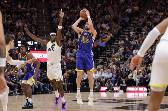 Začel je na rezervni klopi, potem pa je bil Klay Thompson s 35 točkami ob metu za tri točke 7:13 najboljši strelec pri zmagi Golden State Wariors proti Utahu. FOTO:Chris Nicoll/Usa Today Sports Via Reuters Con