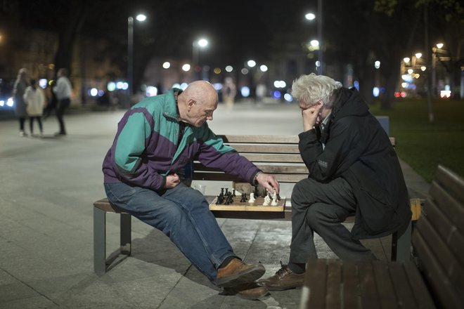 Razmerje med zavarovanci in upokojenci je bilo lani 1,57. FOTO: Jure Eržen/delo