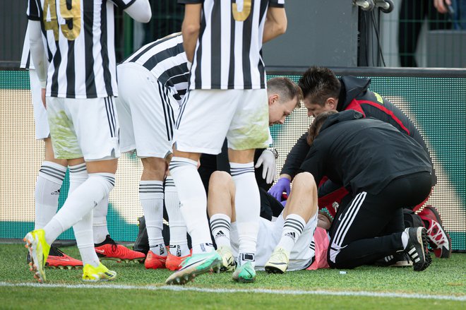 Mura je naslovila prošnjo za prestavitev sredine tekme zaradi odsotnosti petih igralcev, ki so utrpeli poškodbe. FOTO: Aleš Cipot/Fotolens.si