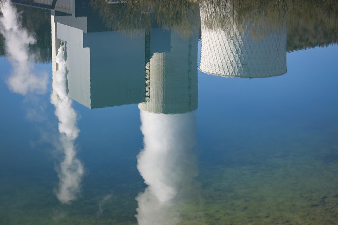 Slovenija se segreva še hitreje od planeta kot celote, zato bo treba ugrizniti tudi v najbolj kisla jabolka, kot je največji posamični vir toplogrednih plinov pri nas, termoelektrarna v Šoštanju. FOTO: Jože Suhadolnik/Delo