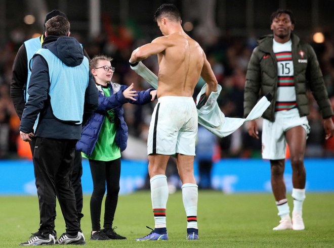 Cristiano Ronaldo nima nobene tetovaže, ker daruje kri. FOTO: Paul Faith/AFP