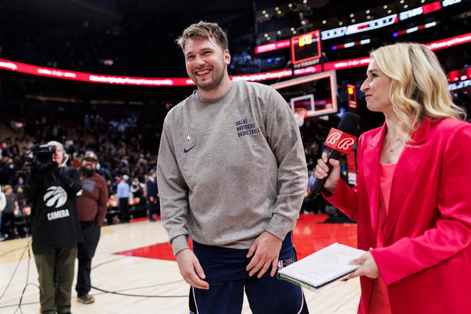 Luka Dončić se je dobro zabaval v Torontu.FOTO: Cole Burston/AFP