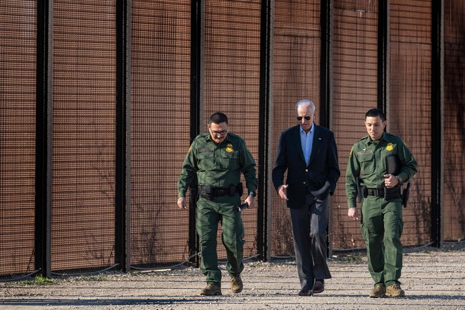 Joe Biden na ameriško-mehiški meji v začetku januarja Foto Jim Watson/AFP