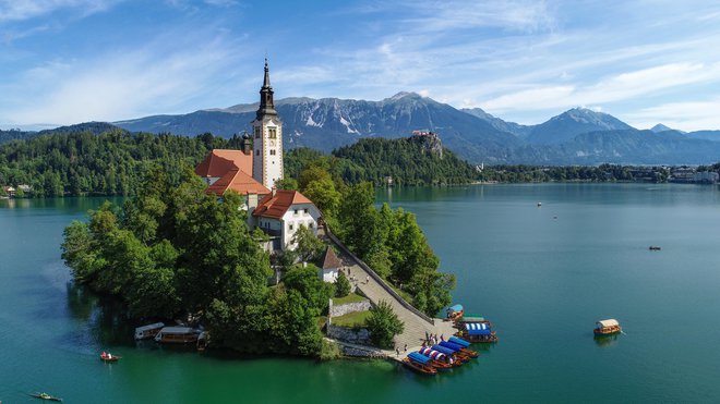 Blejski otok je bil kot naravna vrednota in kulturnozgodovinski spomenik v Sloveniji zavarovan že od leta 1949, leta 1999 pa je bil razglašen za kulturni spomenik državnega pomena. FOTO:  Promocijsko gradivo