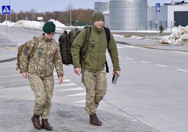 Obvezni vojaški rok lahko v Litvi vsako leto doleti od 3800 do 4300 naključno izbranih mladih moških ter prostovoljcev in prostovoljk. FOTO: Gašper Završnik