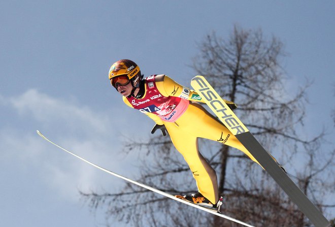 Noriaki Kasai je minulo nedeljo v Lahtiju poletel do 28. mesta. FOTO: Dejan Javornik