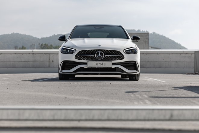 
 
 
 
 
 
 
 
 
 
 
 
 
 
 
 
 
 

 
Mercedes-Benz je od nekdaj sinonim za prestiž, zanesljivost in varnost, kar avtomobil razreda C dokazuje že 40 let. FOTO: Žiga Intihar