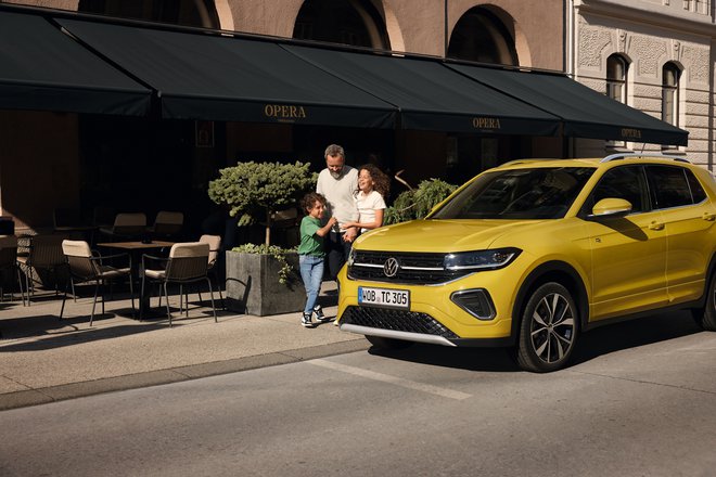 Pravi frajer … Posebej v drzni in nezgrešljivi grozdno rumeni barvi. FOTO: Volkswagen