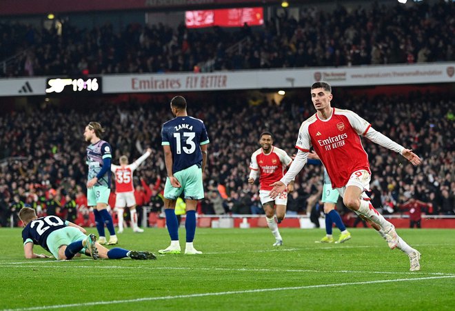 Kai Havertz (desno) je zabil drugi gol za Arsenal in ga prešerno proslavil. FOTO: Justin Tallis/AFP