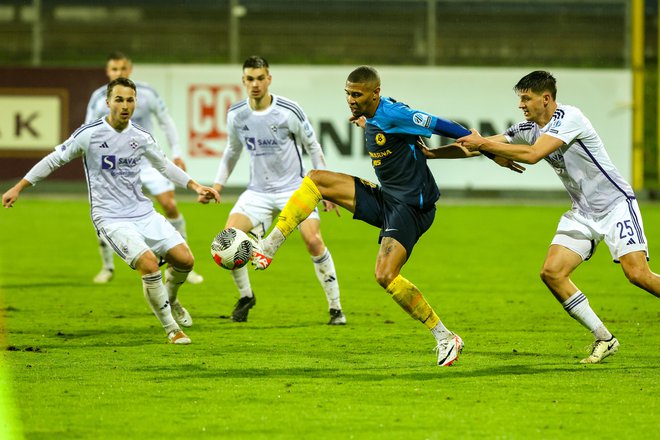 V Celju so si gostje prislužili eno točko z golom v 84. minuti. FOTO: Voranc Vogel/Delo